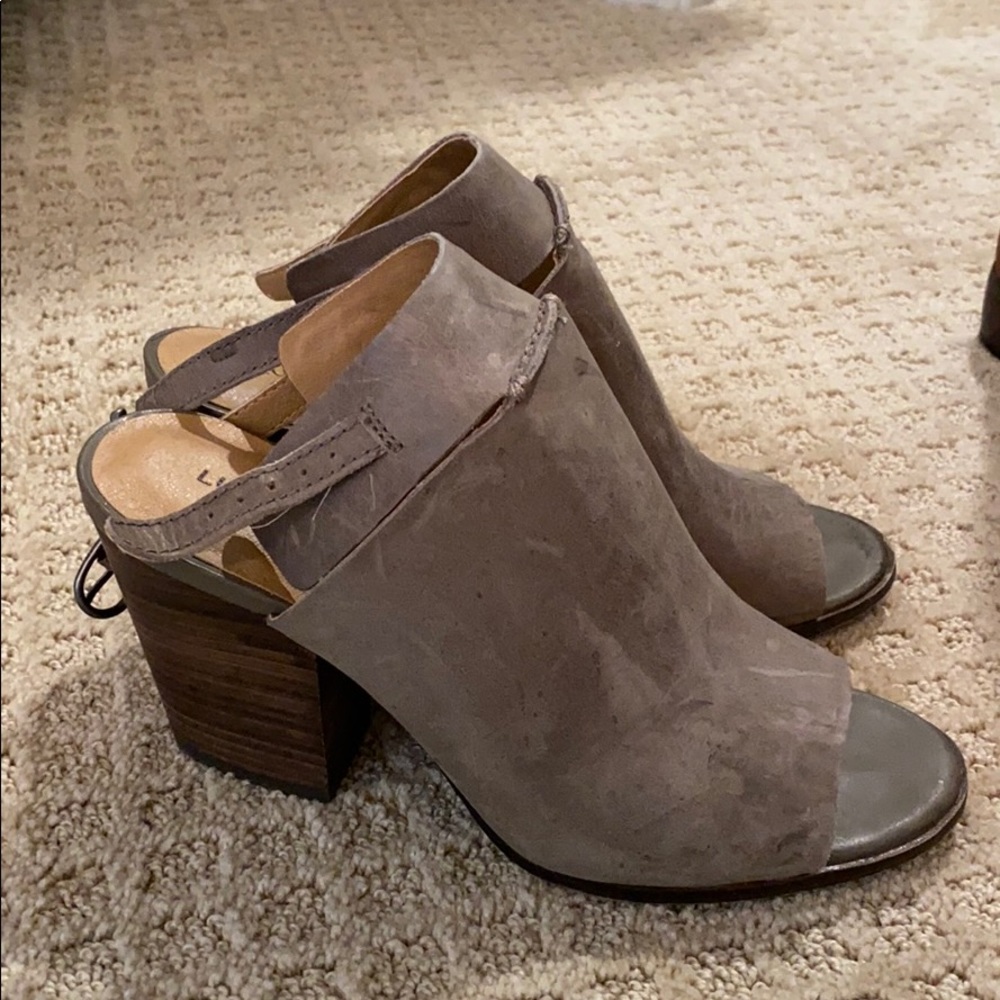 Beige heels